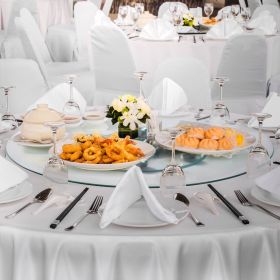 VEVOR 30 in Glass Lazy Susan Turntable, Tempered Glass Dining Table Centerpiece with 6 Rotating Wheels